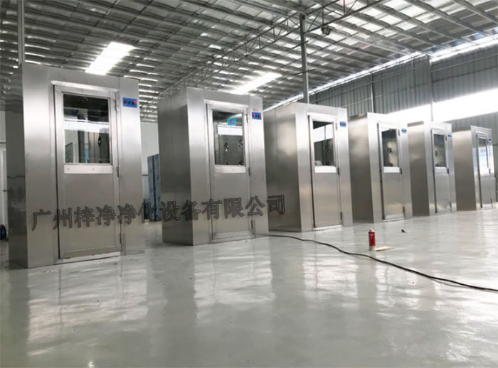 風淋室風機等高質(zhì)量配件會使價格有所提升的原因解析